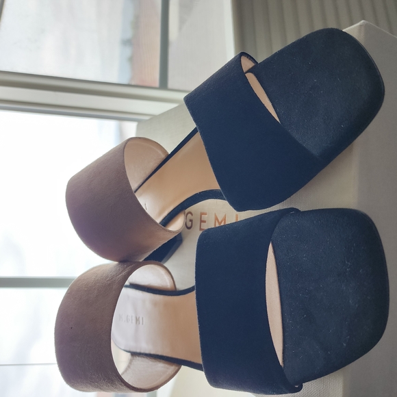 Vince Black and Tan Heels with Two Wide Straps and Open-Toe Design - Picture 2 of 7